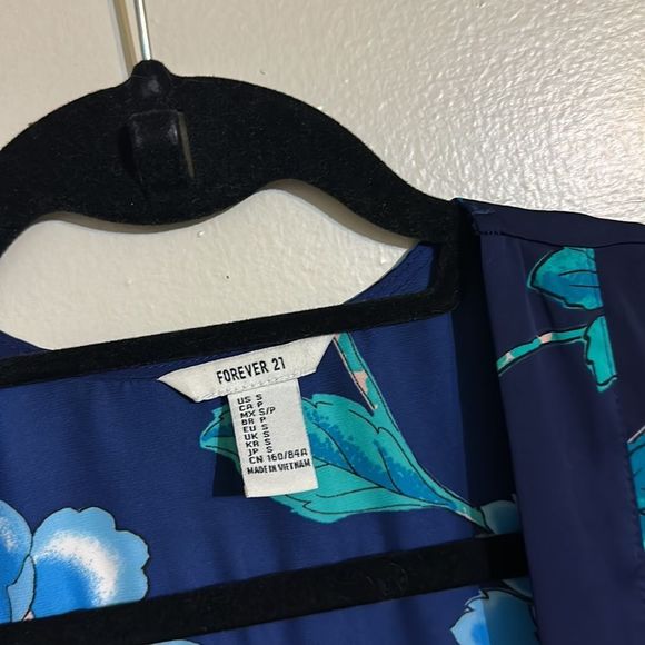 Forever 21 floral duster - Picture 2 of 4